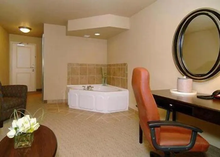 Comfort Suites Near Hot Springs Park